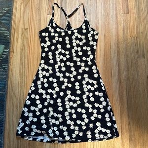 NWOT Outdoor Voices Exercise Dress - sold out daisy chain print XS